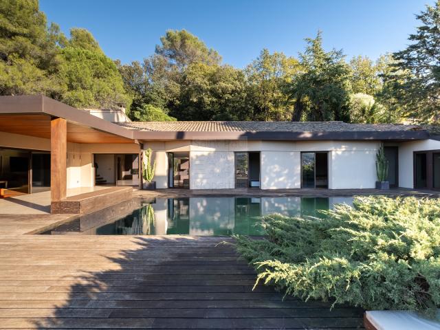 Maison 8 pièces 327 m²