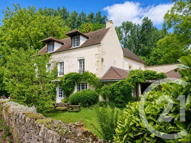 Maison 8 pièces 320 m²