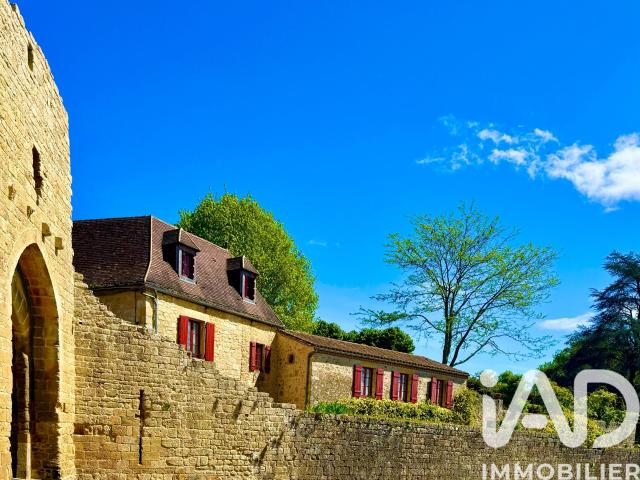 Maison 8 pièces 320 m²