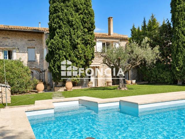 Maison 8 pièces 332 m²