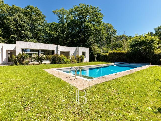 Maison 8 pièces 320 m²