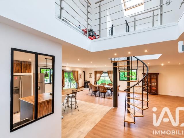 Maison 8 pièces 320 m²