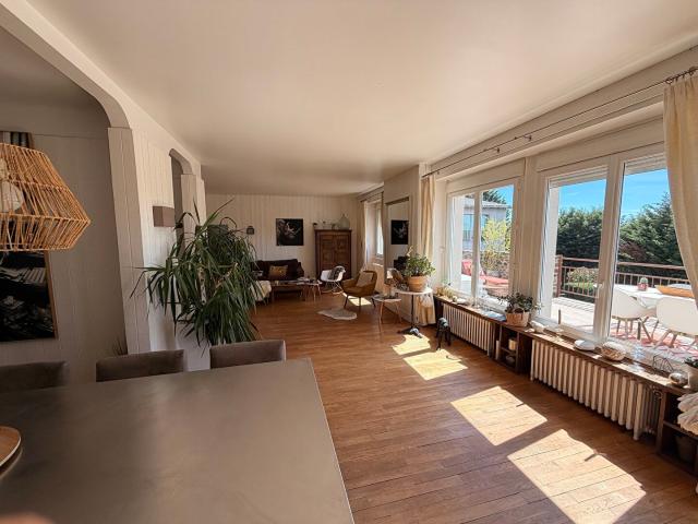 Maison 8 pièces 320 m²