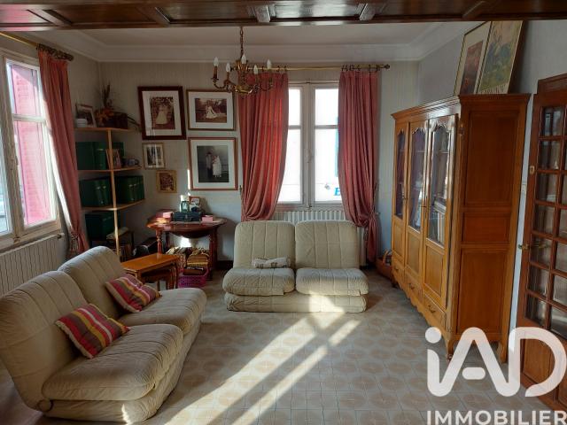 Maison 8 pièces 322 m²