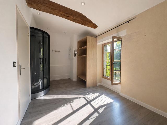 Maison 8 pièces 322 m²