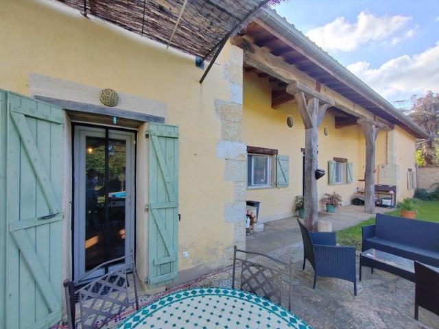 Maison 8 pièces 323 m²