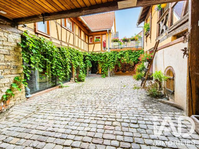 Maison 8 pièces 334 m²