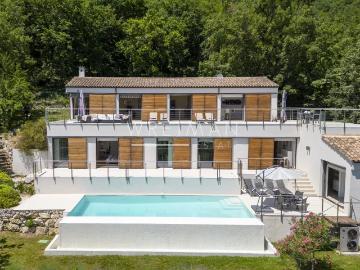 Maison 8 pièces 334 m²