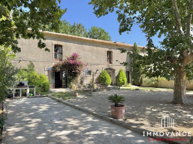 Maison 8 pièces 335 m²