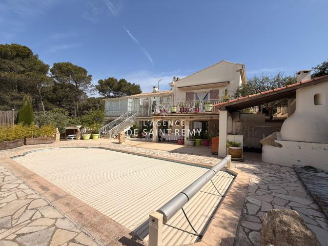 Maison 8 pièces 335 m²