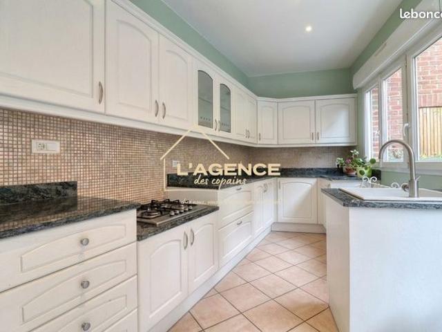 Maison 8 pièces 335 m²