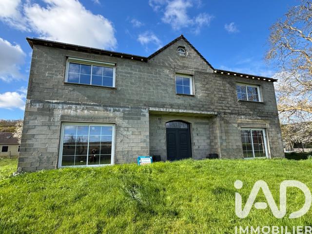 Maison 8 pièces 330 m²