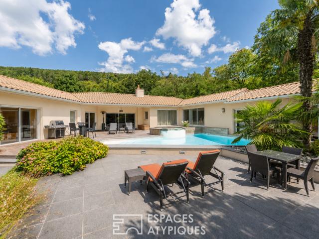 Maison 8 pièces 330 m²