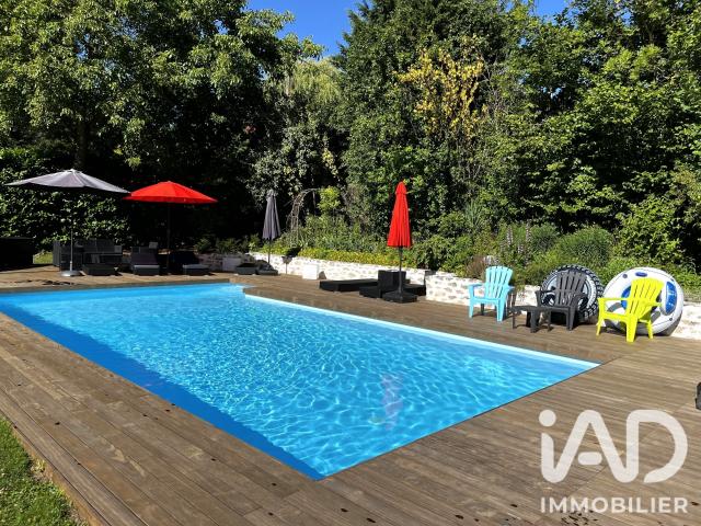 Maison 8 pièces 330 m²