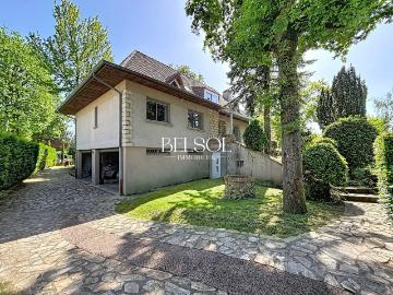 Maison 8 pièces 330 m²