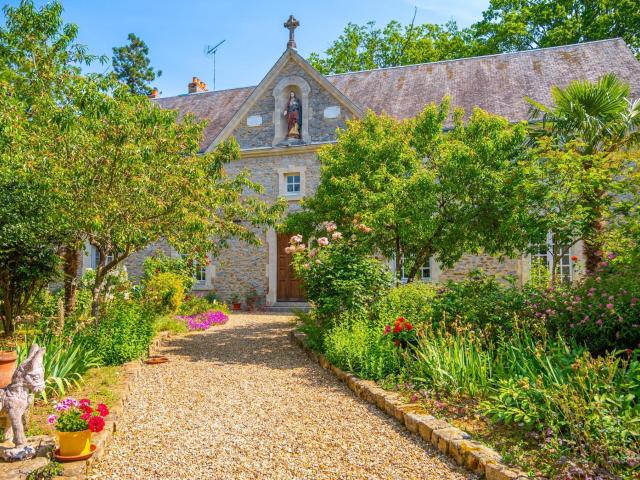 Maison 8 pièces 330 m²