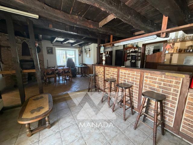 Maison 8 pièces 330 m²