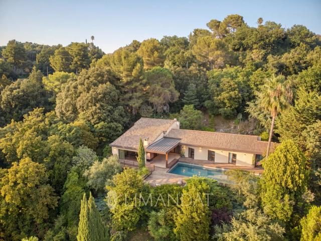 Maison 8 pièces 330 m²