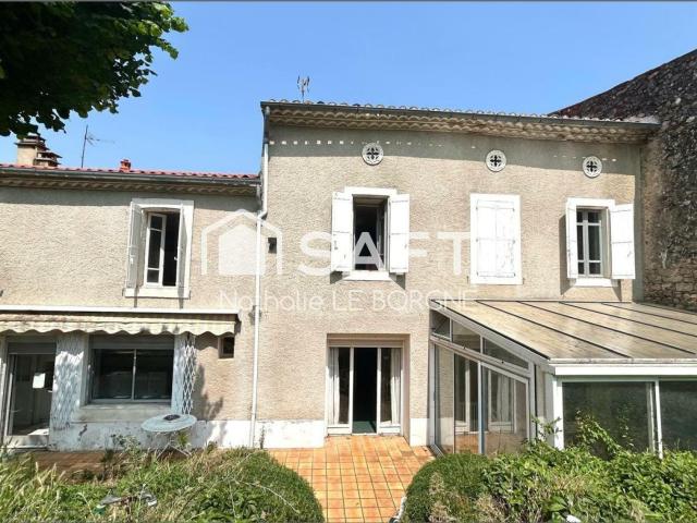 Maison 8 pièces 331 m²