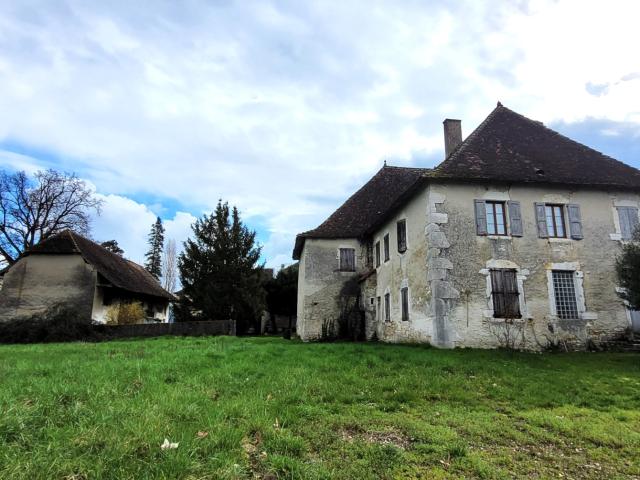Maison 8 pièces 332 m²