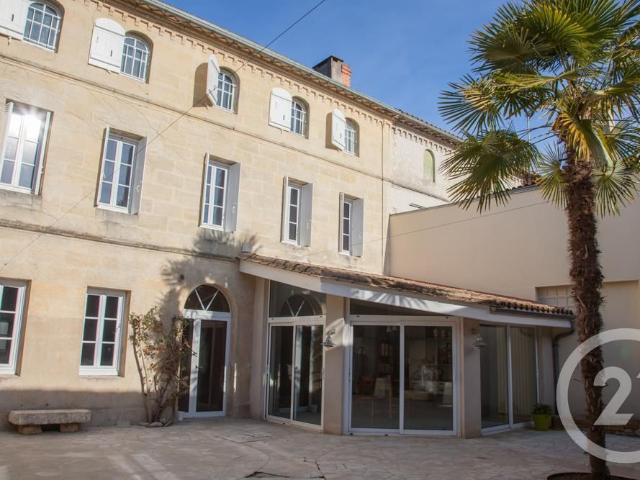 Maison 8 pièces 332 m²