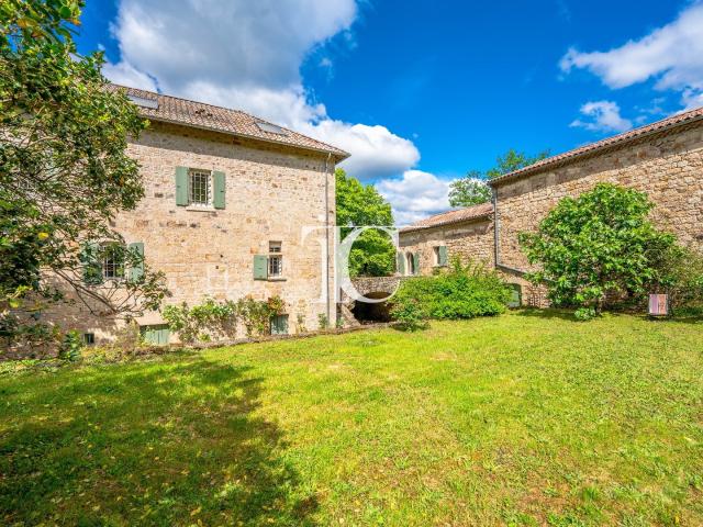 Maison 8 pièces 333 m²