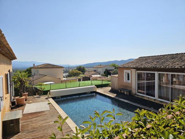 Maison 8 pièces 345 m²