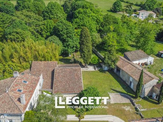 Maison 8 pièces 345 m²