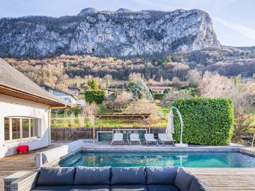 Maison 8 pièces 345 m²