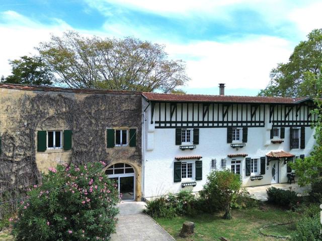 Maison 8 pièces 347 m²