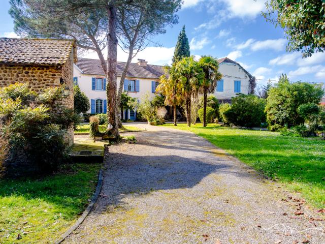 Maison 8 pièces 348 m²
