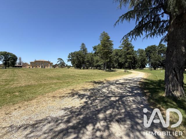 Maison 8 pièces 348 m²