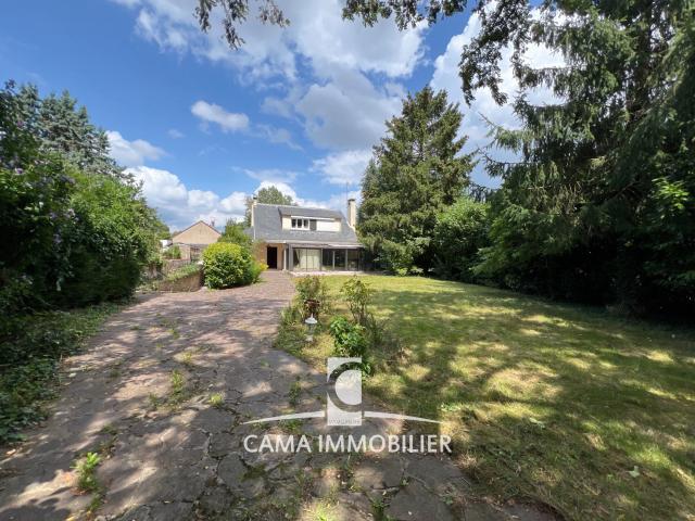 Maison 10 pièces 349 m²