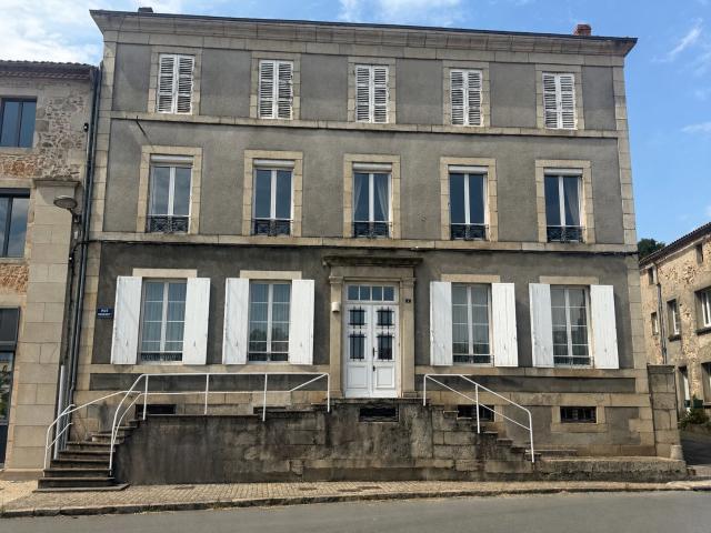 Maison 8 pièces 349 m²
