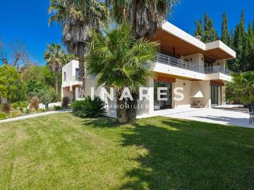 Maison 8 pièces 349 m²