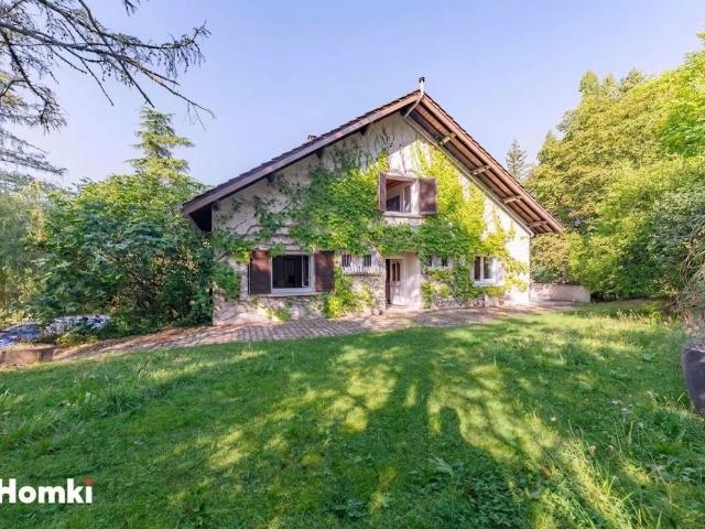 Maison 8 pièces 340 m²