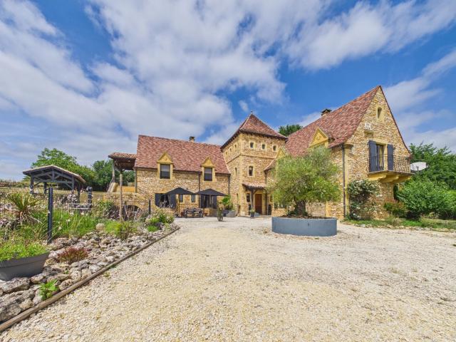 Maison 8 pièces 340 m²