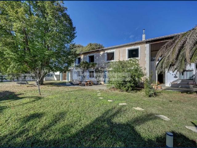 Maison 8 pièces 340 m²