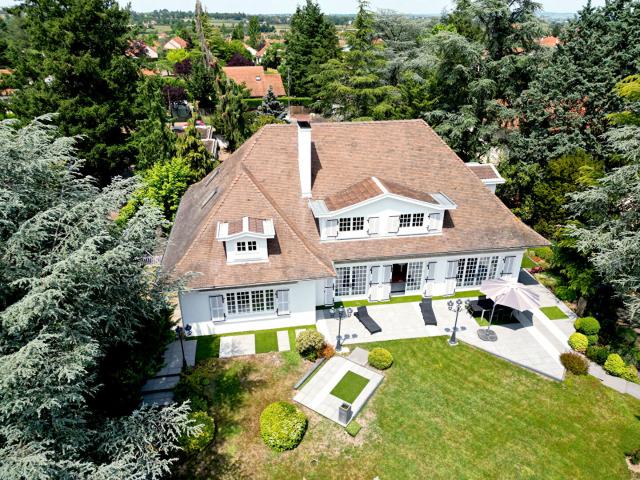 Maison 8 pièces 340 m²