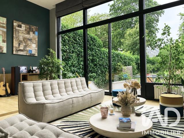 Maison 8 pièces 340 m²