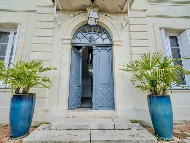 Maison 8 pièces 340 m²