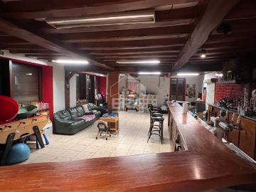 Maison 8 pièces 340 m²