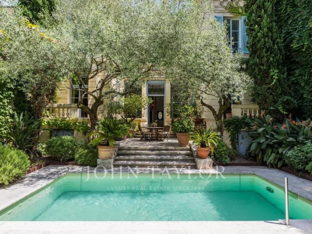 Maison 8 pièces 355 m²
