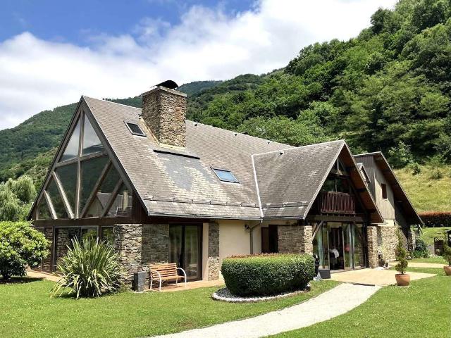 Maison 8 pièces 306 m²