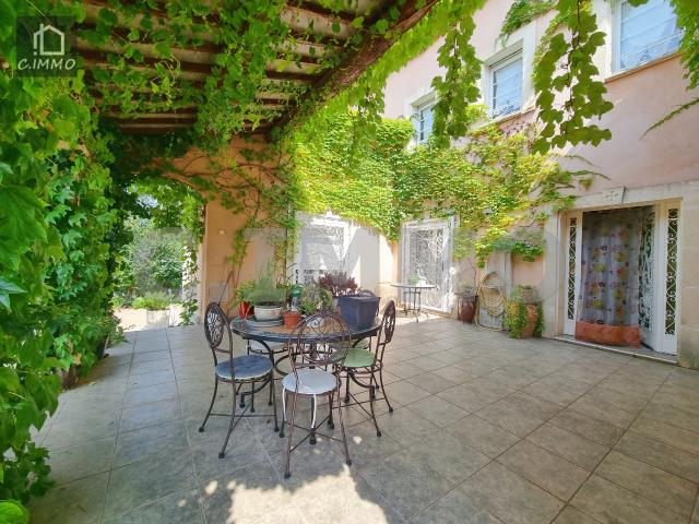 Maison 8 pièces 350 m²
