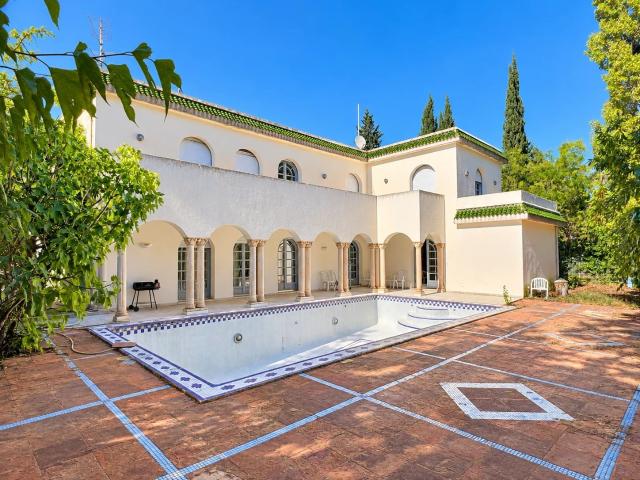 Maison 8 pièces 350 m²