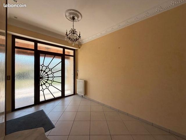 Maison 8 pièces 350 m²