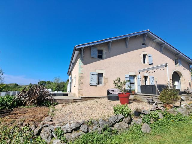 Maison 8 pièces 350 m²