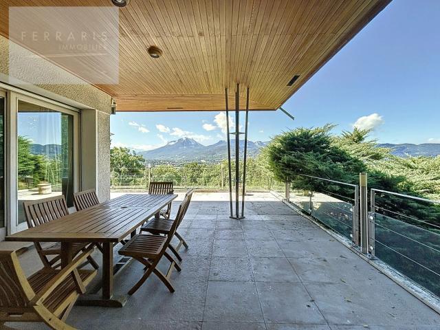Maison 8 pièces 350 m²