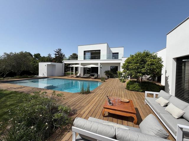 Maison 8 pièces 350 m²